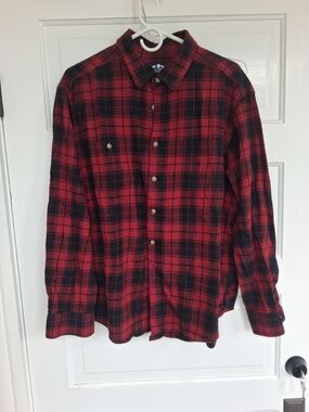 Pacific Trail Men's Red and Black Plaid Button-Down Shirt